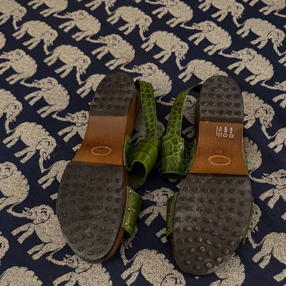 Tods Green Croc-Embossed Sandals, Size 10 - Picture 2 of 4